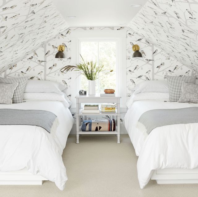 13 Colors That Go With Gray Best To Walls - What Color Walls Go With Dark Grey Bedding