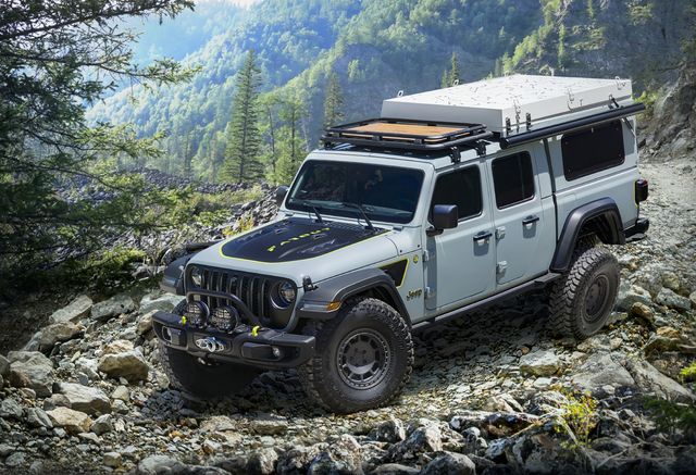 Jeep Gladiator Farout Concept Debuts Sans Safari - Jeep Gladiator Hardtop Hoist Diy