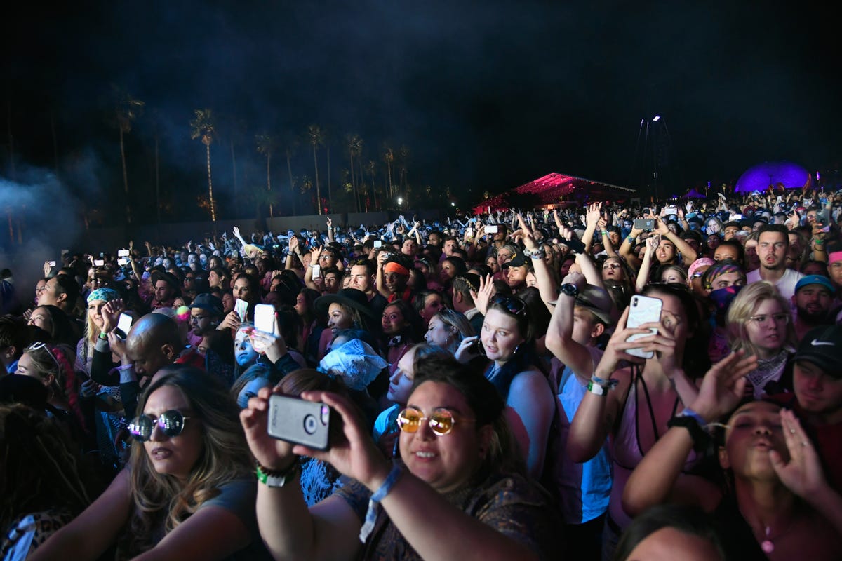 Coachella music festival rocked by a fire in the campsite