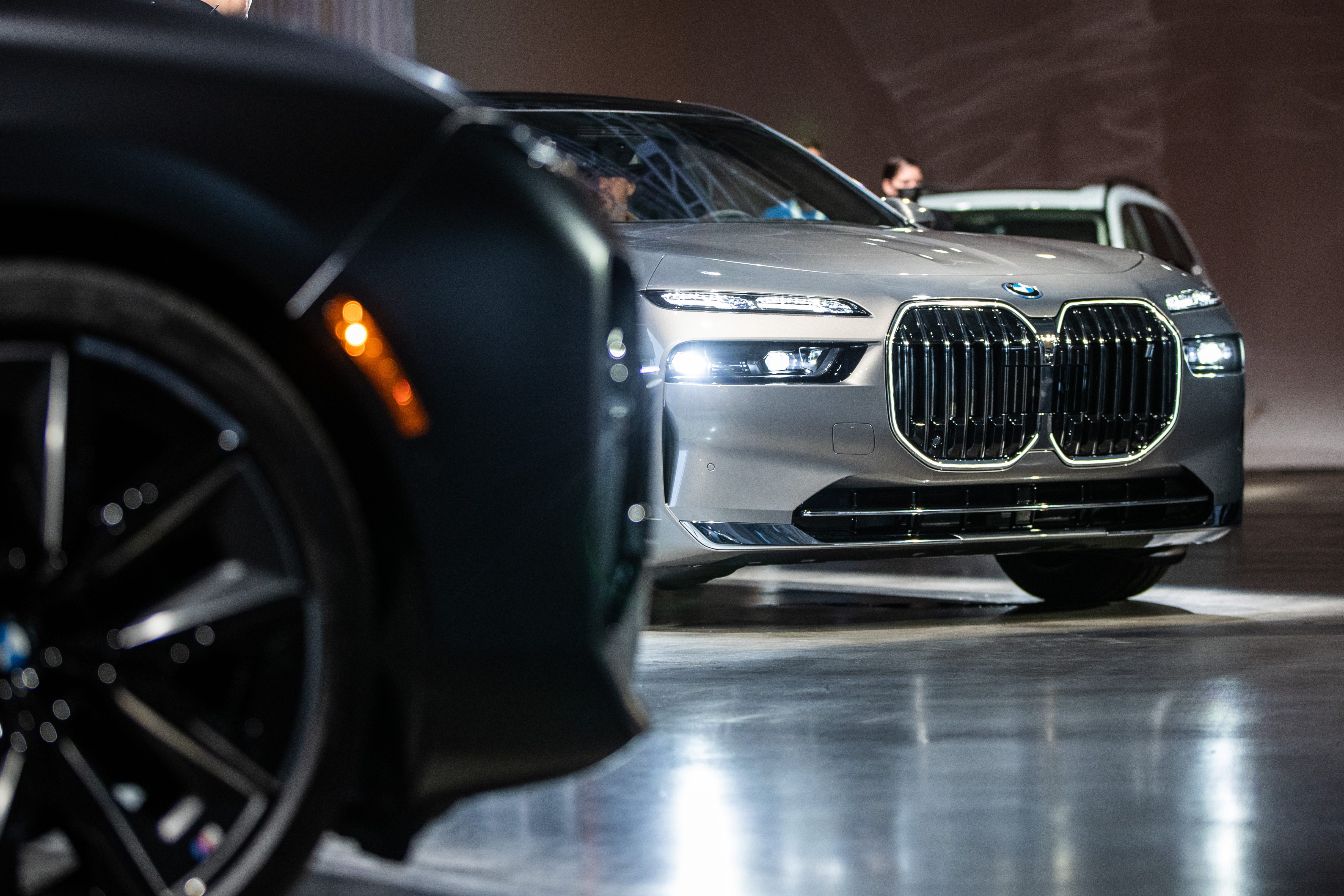 BMW Is Replacing the M760Li With an All-Electric Super Sedan Called the i7 M70