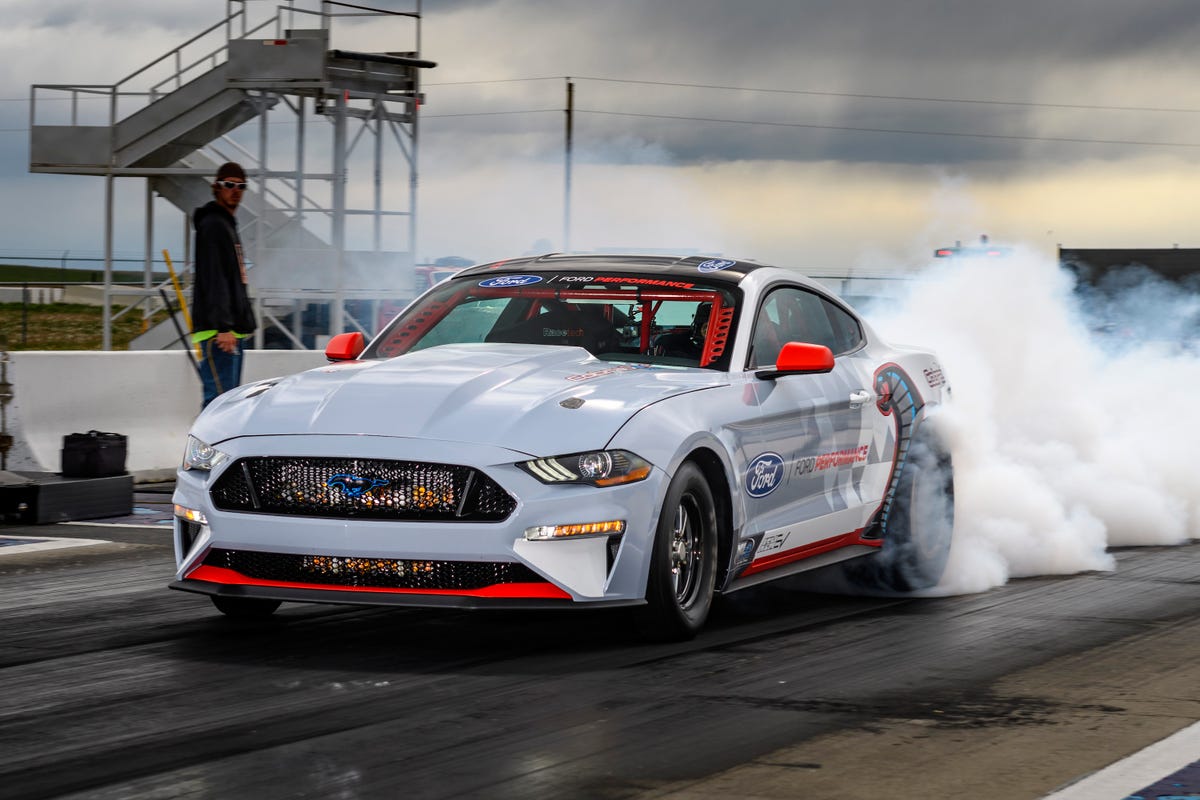 Mustang Cobra Jet 1400 Sets NHRA Drag Race Record