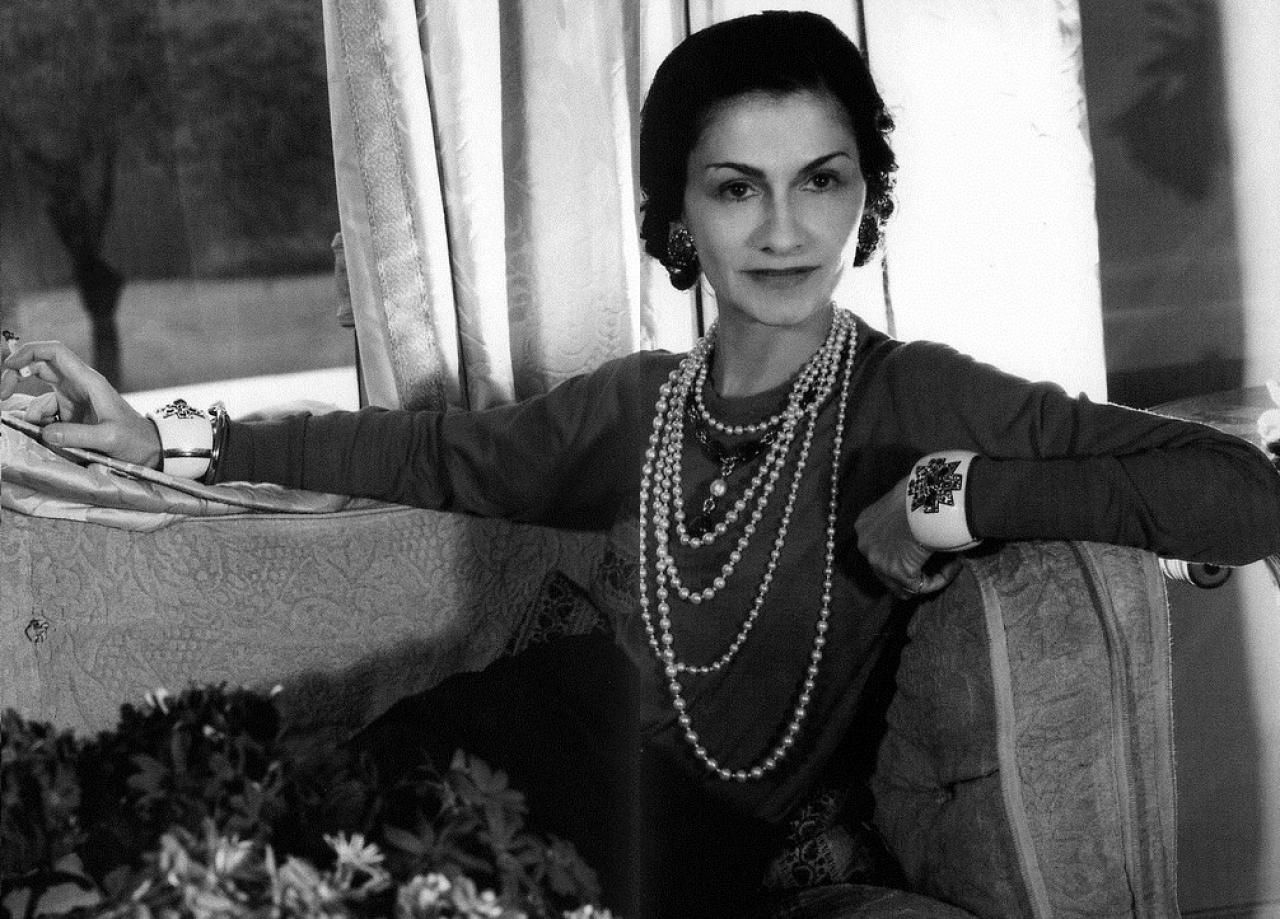 Champagne handig Observatie Coco Chanel History - CR Muse: The Legend of Coco Chanel