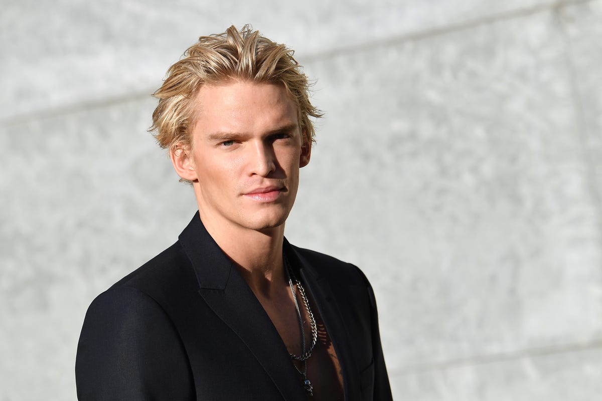 Коди симпсон. Кукла Cody Simpson. Оливер Сайрус.