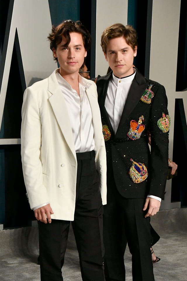 Cole Sprouse Jokes That Dylan Sprouse Isn T Funny After Announcing Brand New Tv Role