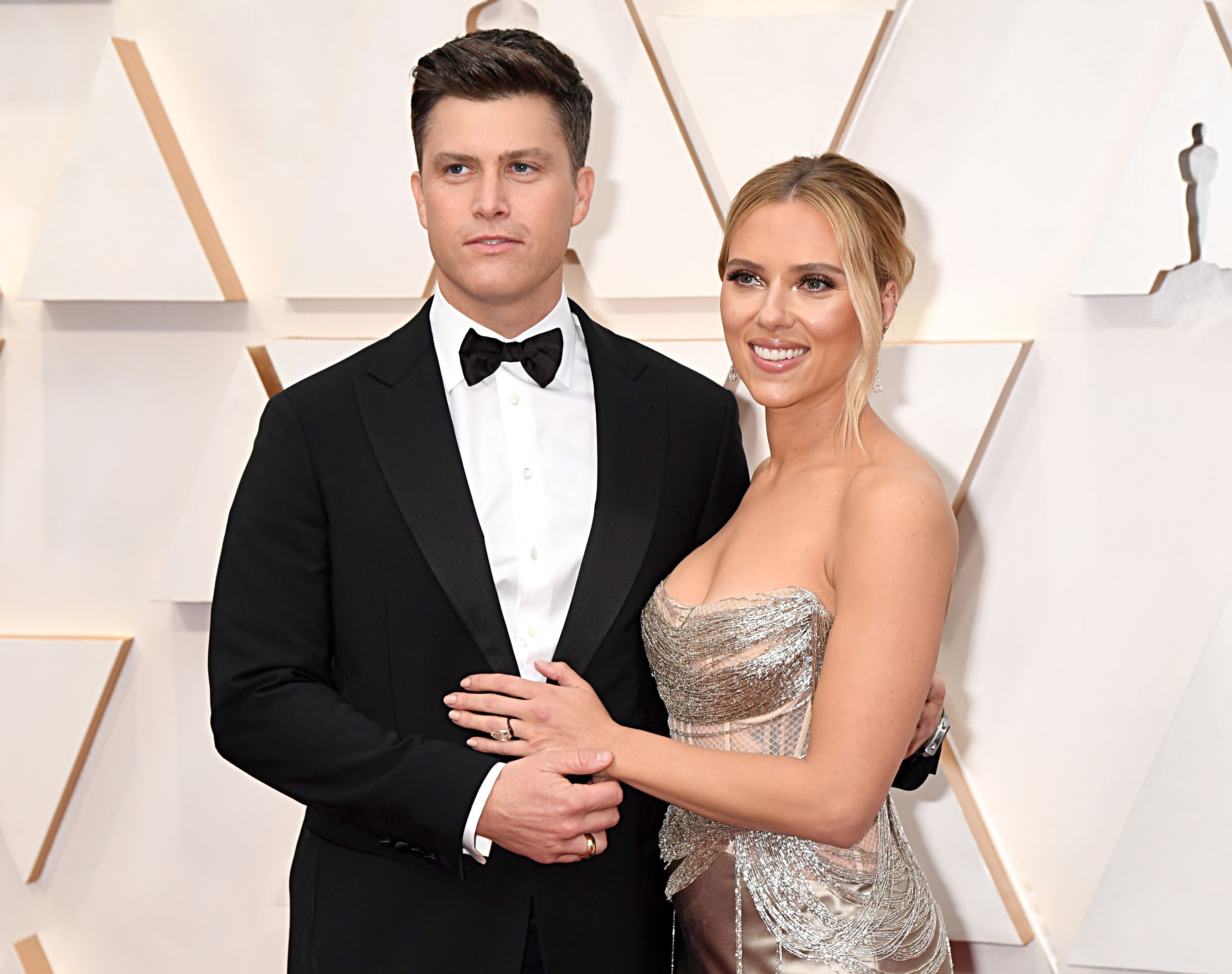 Scarlett Johansson And Colin Jost Wedding News Details On The Engagement Wedding And More