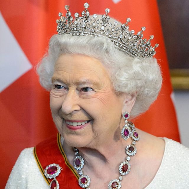 英國女王登基70週年紀念王冠
