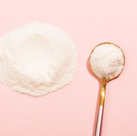 collagen powder on pink background