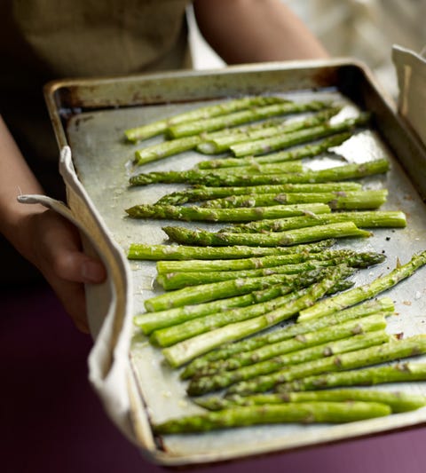 Roasting asparagus