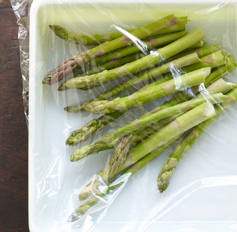 Microwaving asparagus