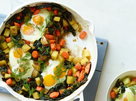 Hachís picante con huevos y holandesa de la diosa verde