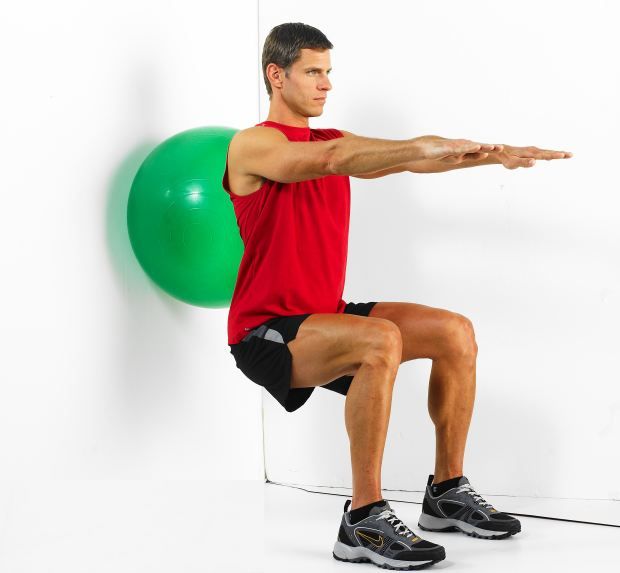 9 Toning Moves You Can Do With An Exercise Ball   Comp 903148 Thomasmacdonald 1441233138 