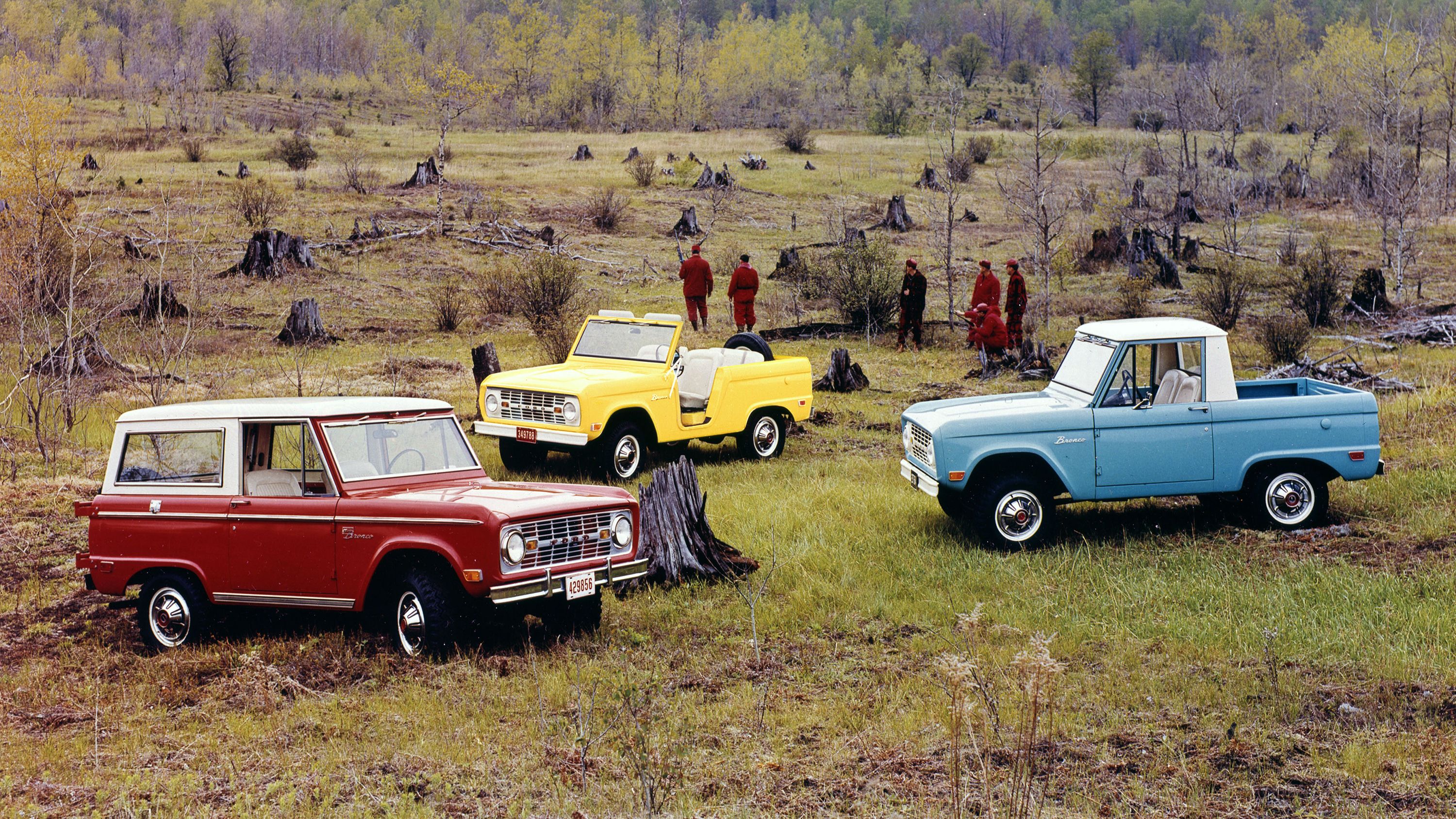 Here's How the 2021 Ford Bronco's Size Compares to Old Broncos