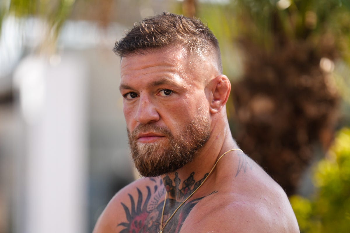 Conor McGregor and his biceps, in gorilla mode to be an actor