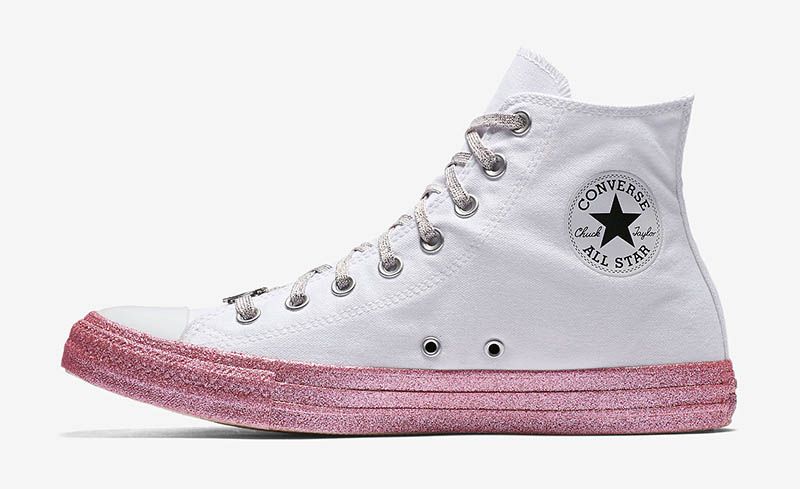 Miley Cyrus Converse Collection Is Finally Here! لون الاظافر الطبيعي