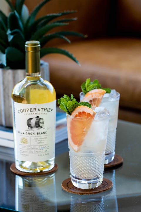 Drink, Alcoholic beverage, Distilled beverage, Food, Cocktail garnish, Gin and tonic, Paloma, Greyhound, Vodka, Pisco sour, drink, alcoholic beverage, distilled beverage, food, cocktail garnish, gin and tonic, paloma, greyhound, vodka, pisco sour,