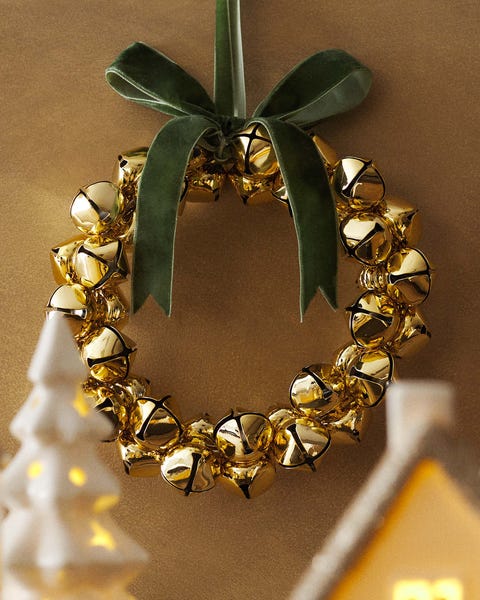 Corona de cascabeles para el árbol de Navidad con cinta para colgar y detalle de lazo de terciopelo corona de cascabeles para el árbol de navidad con cinta para colgar y detalle de lazo de terciopelo