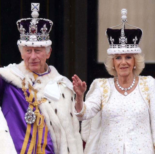 戴冠式　エリザベス女王　チャールズ国王　ロイヤルファミリー