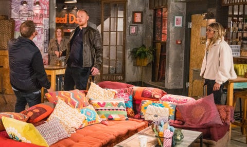 tyrone dobbs, a ilha e a ilha do marido em coronation street