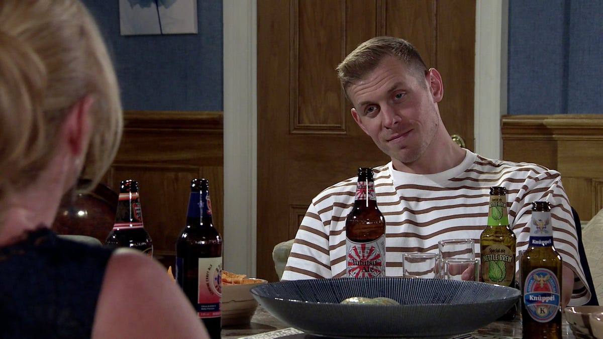 Coronation Street spoilers - Joe Frost on Leo and Jenny romance