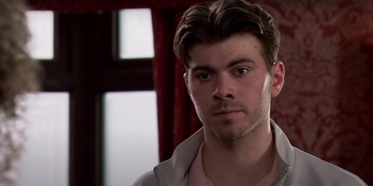 coronation street star wants curtis s parents to appear