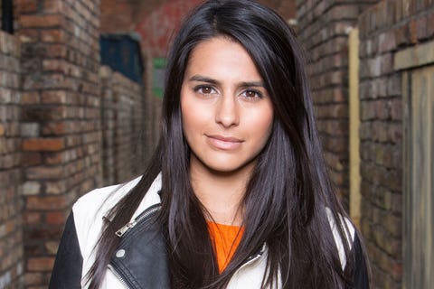 Sair Khan como Alya Nazir en Coronation Street sair khan como alya nazir en la calle de la coronación