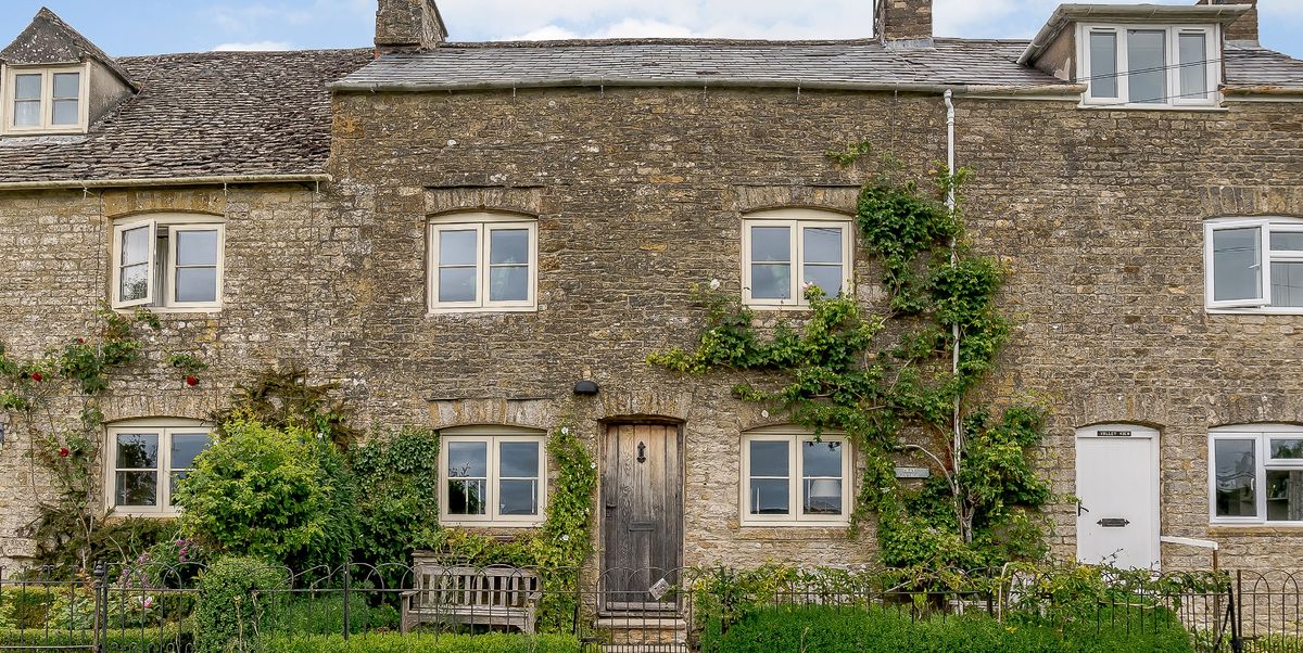 Cotswold Cottage For Sale in Maugersbury Gloucestershire 