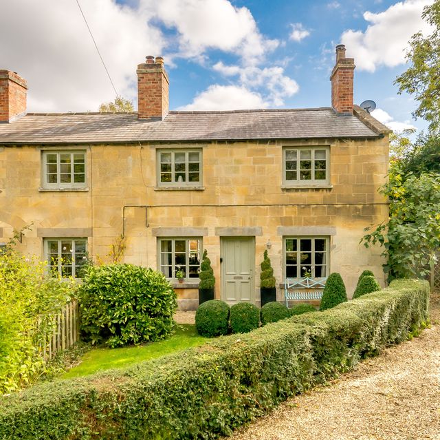 gorgeous cotswold property for sale