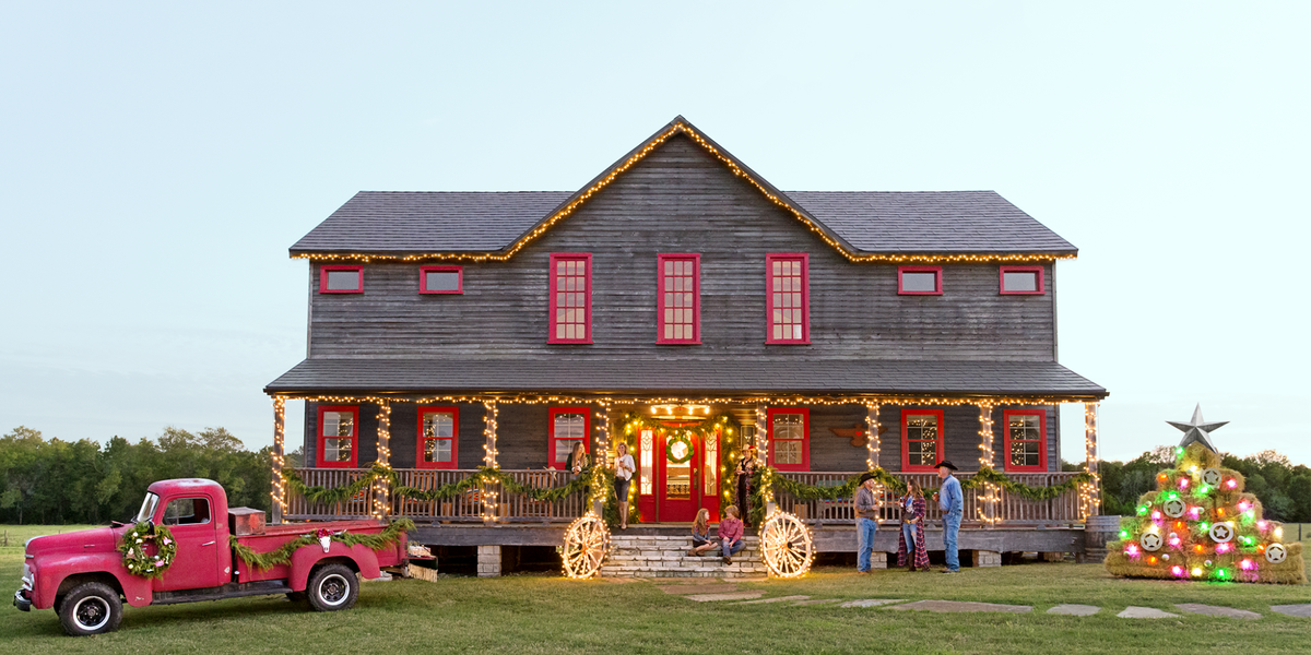 32 Country Christmas Decorating Ideas How to Celebrate Christmas in