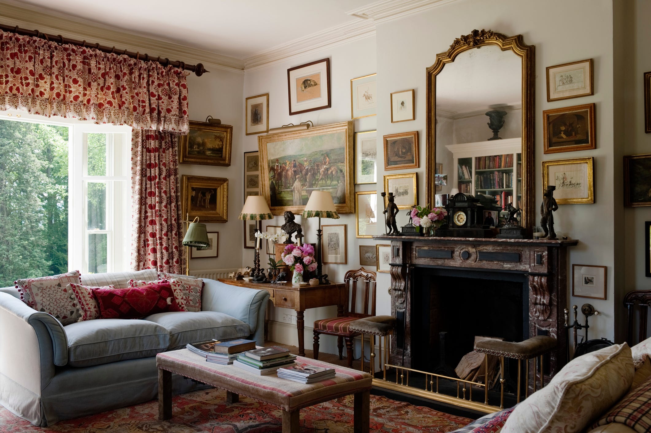 Psychologists Say There's a Reason You Love Antique Things and Old Places