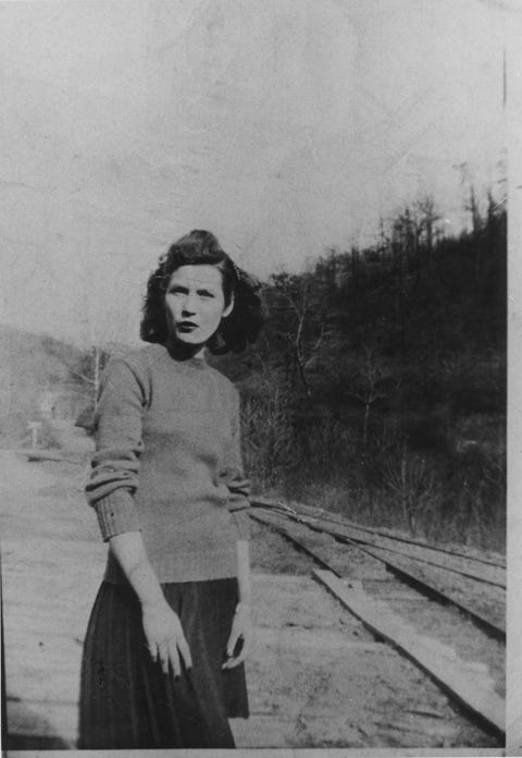 loretta lynn portrait as a teenager in butcher hollow, kentucky