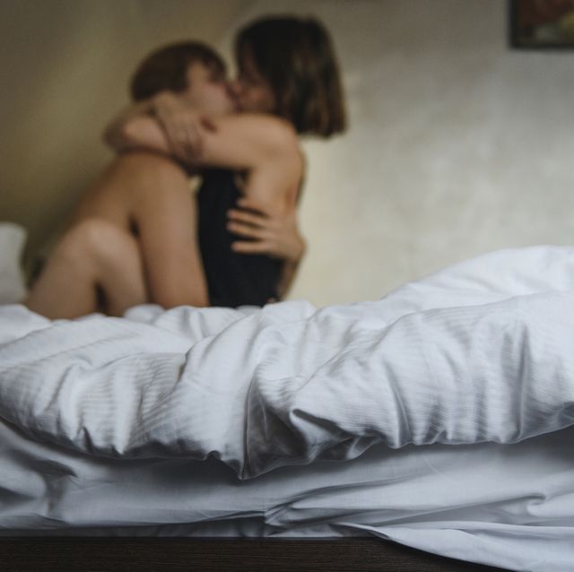 postura sexo fuera de la cama