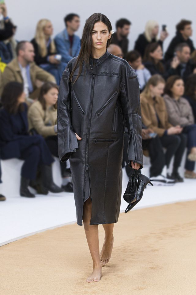 courrèges giacca di pelle della collezione primavera estate 2023