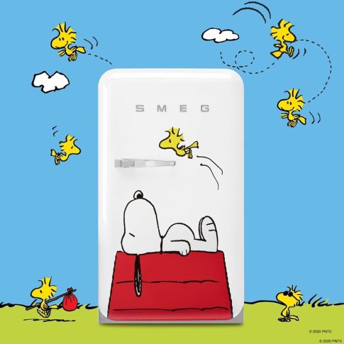 今年適逢史努比70週年，smeg便與peanuts合作，推出超可愛的「史努比小冰箱」，潔白底色繪上史努比睡在牠紅色狗屋上的經典畫面，且全球僅限量70台！