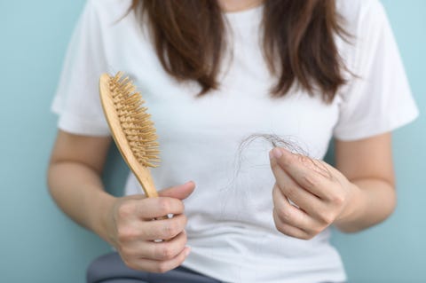 コロナ禍のストレスで 抜け毛 に悩む女性が増加している理由 コロナ禍のストレスで 抜け毛 に悩む女性が増加している理由