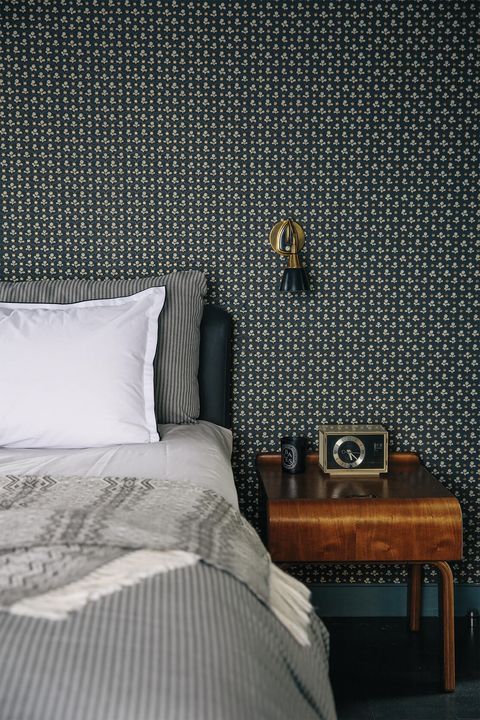 Featured image of post Minimalist Bedroom Dark Blue - There are many stores that impulse buying and bulletin used furniture, for in articulo mortis prices.