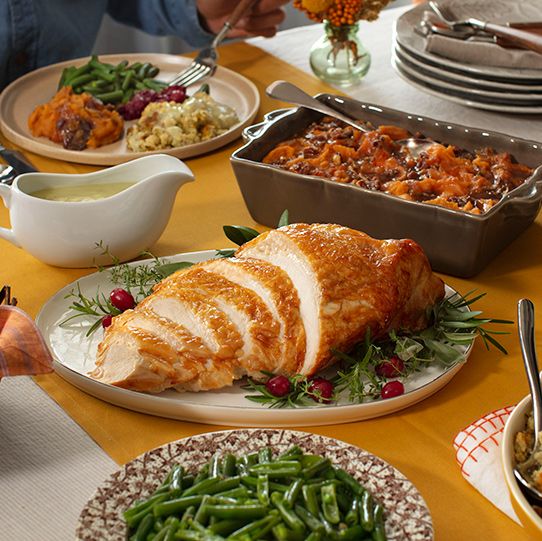 Cracker Barrel Has Tons Of To Go Thanksgiving Dinners This Year