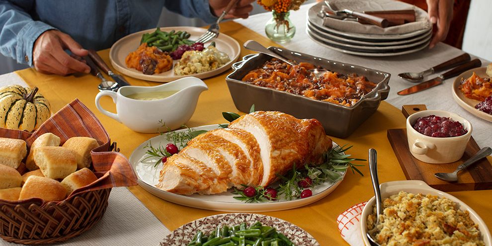 Cracker Barrel Has A $40 Thanksgiving Dinner To-Go This Year