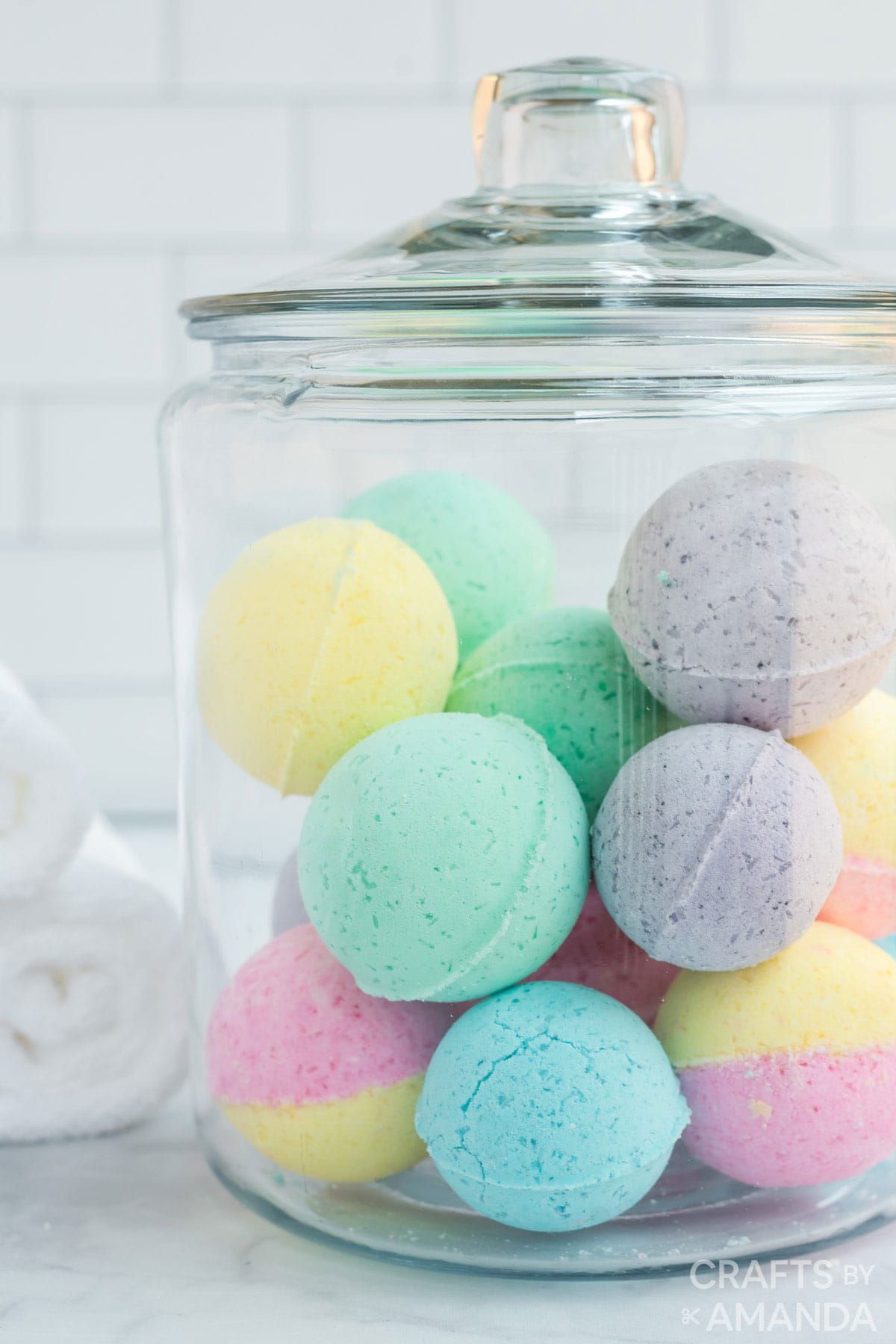 gifts to put in bath bombs