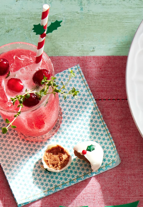 cranberry gin fizz christmas cocktail recipe