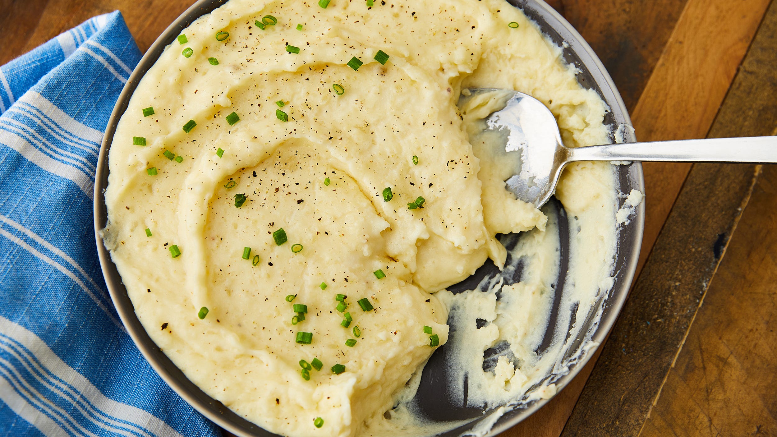 Cream Cheese Mashed Potatoes Are The CREAMIEST 🤤