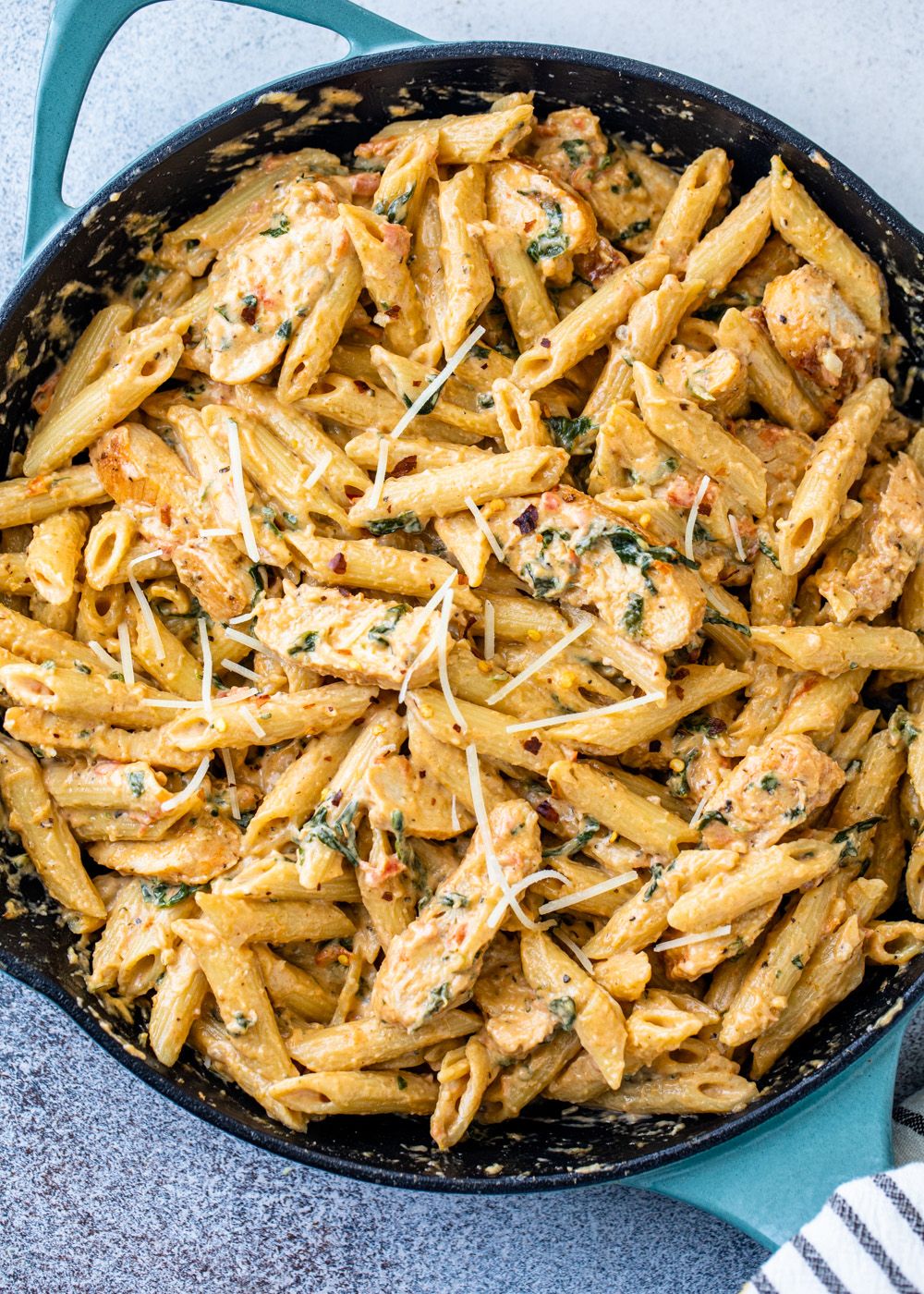 25 Easy Chicken Pasta Recipes Pasta Dishes With Chicken Creamy Garlic Chicken Pasta Recipe 1626986863 
