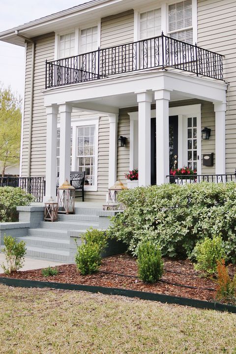 20 Diy Front Step Ideas Creative, How To Install Outdoor Steps On A Sloped Roof House