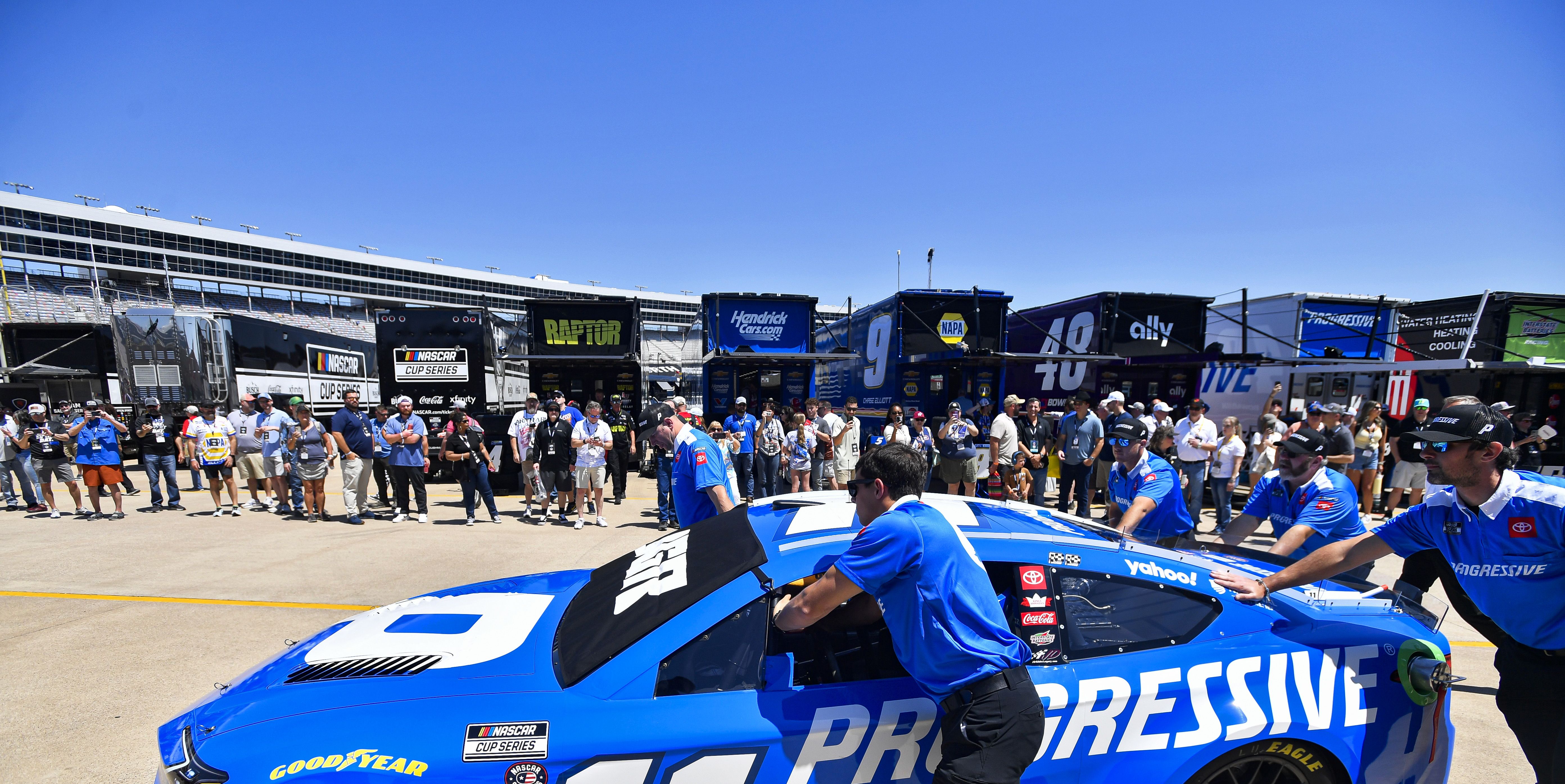Denny Hamlin's Toyota Had to Be Pulled Out of Pit Stall Due to a Clutch Issue