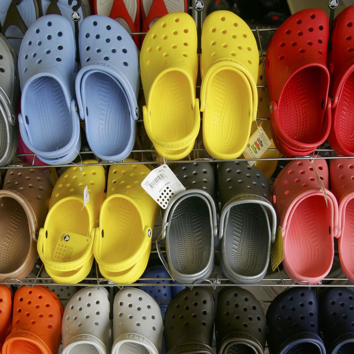 Leia springe manuskript Crocs Are Officially 20 Years Old. Here's Why Now's the Time to Buy a Pair