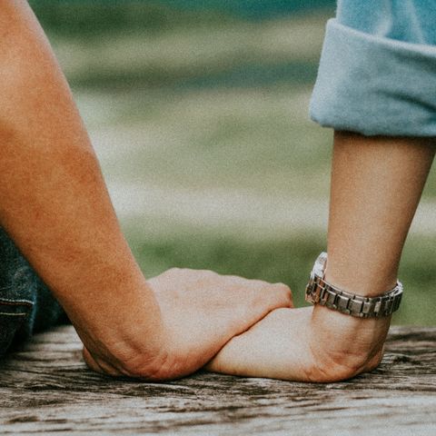 What Holding Hands Says About Your Relationship According To Experts