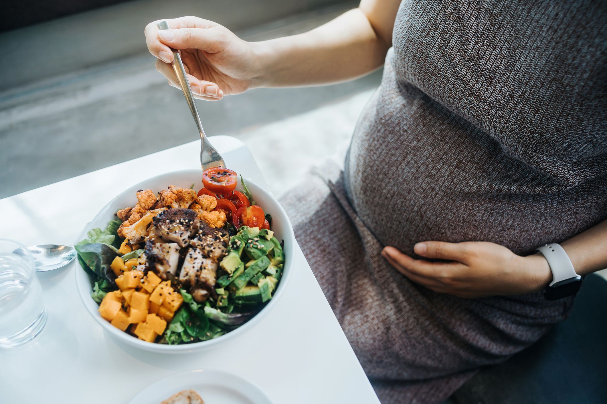 Alimentación en el embarazo: todo lo que no debes comer