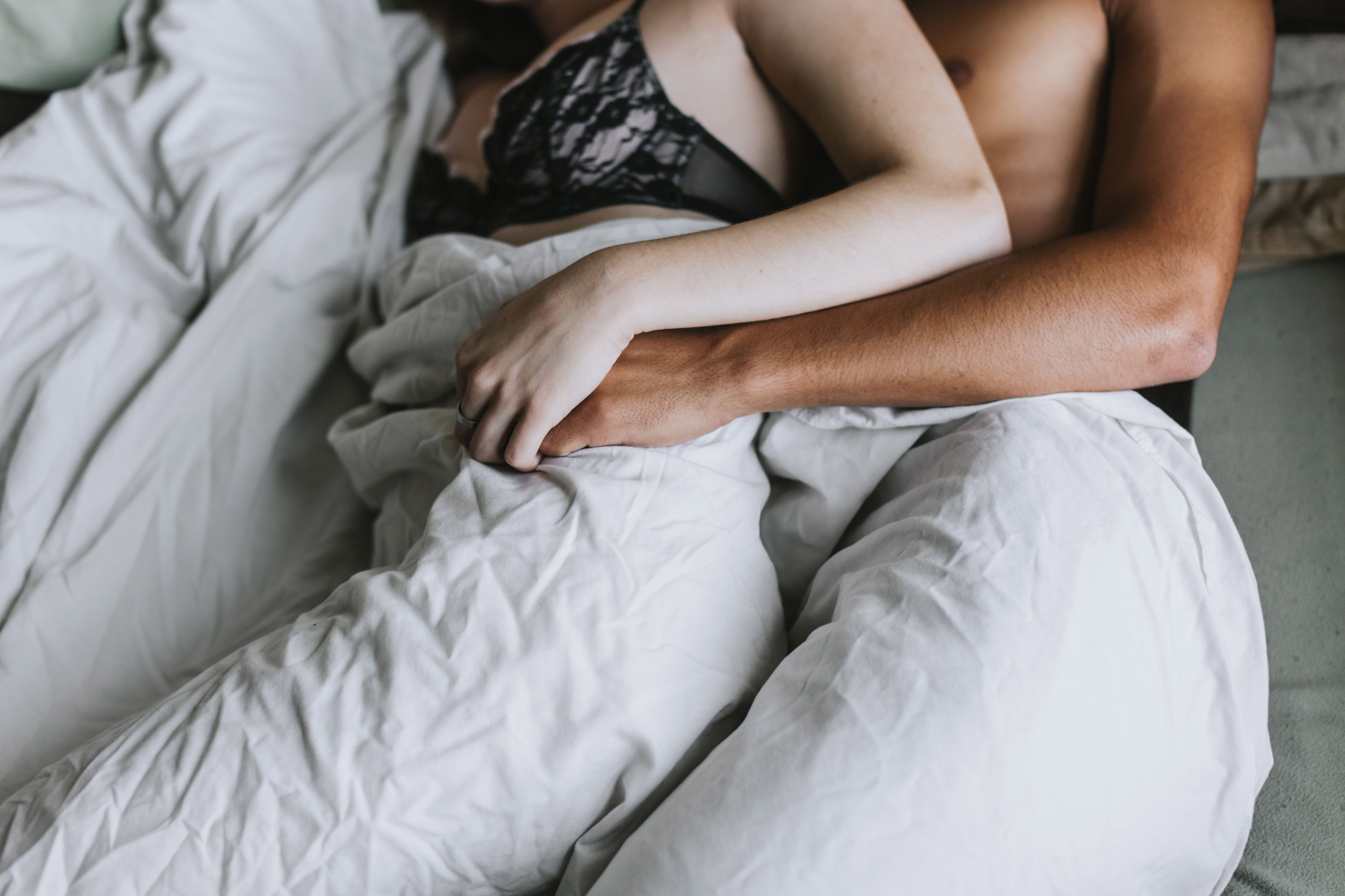 Leaving Right After Hooking Upâ€”Why It's OK, How to to Do it
