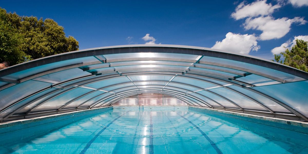 12 cubiertas de piscina perfectas para todo el año