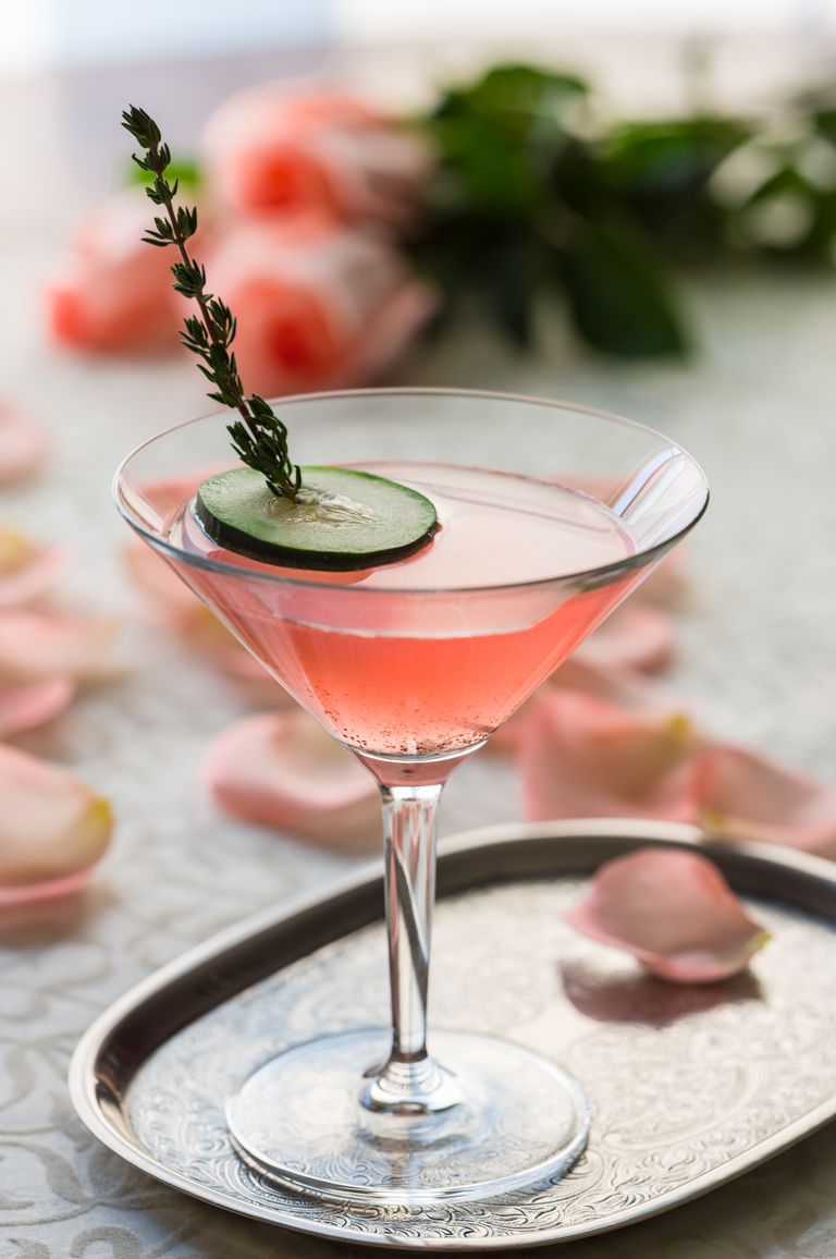 30+ Best Gin Cocktails - Drink Recipes With Gin