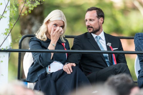 príncipes, evento, ropa formal la princesa mette marit y el principe haakon magnus en la celebración del bicentenario de la constitucion noruega